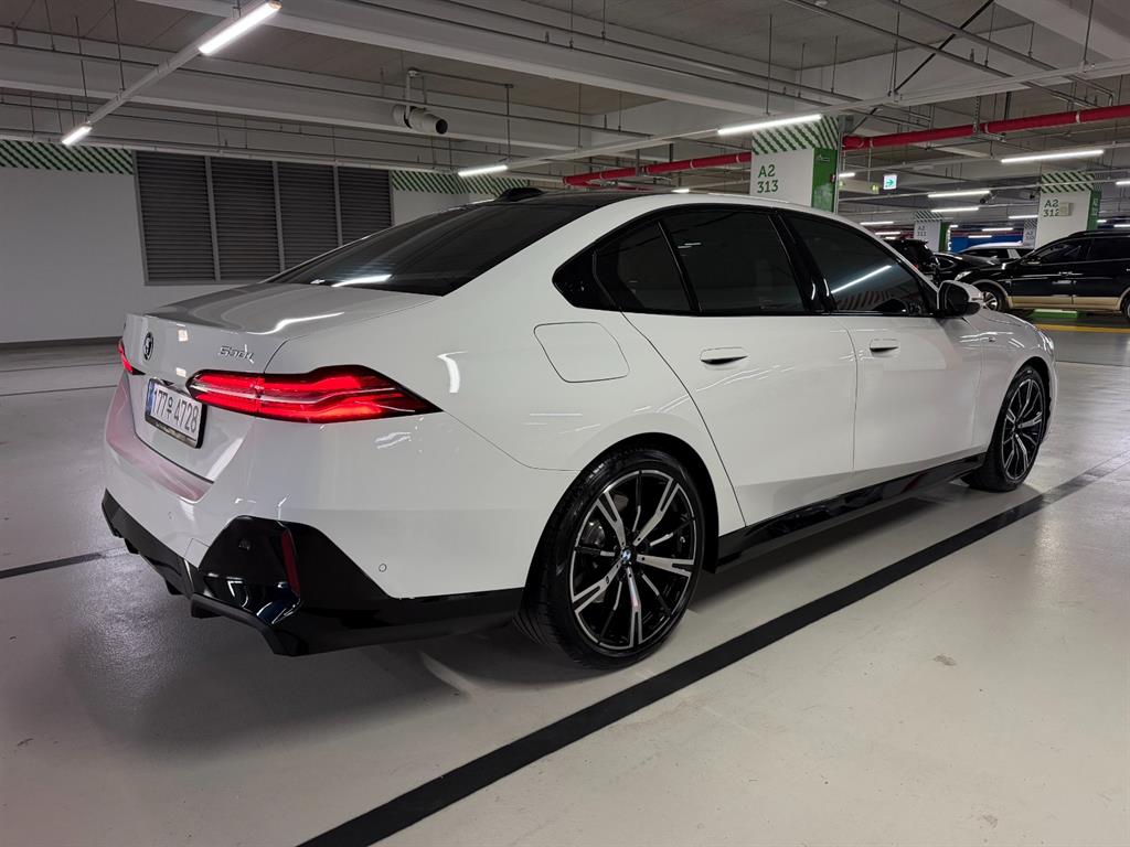 BMW 5 Series - Vista 5
