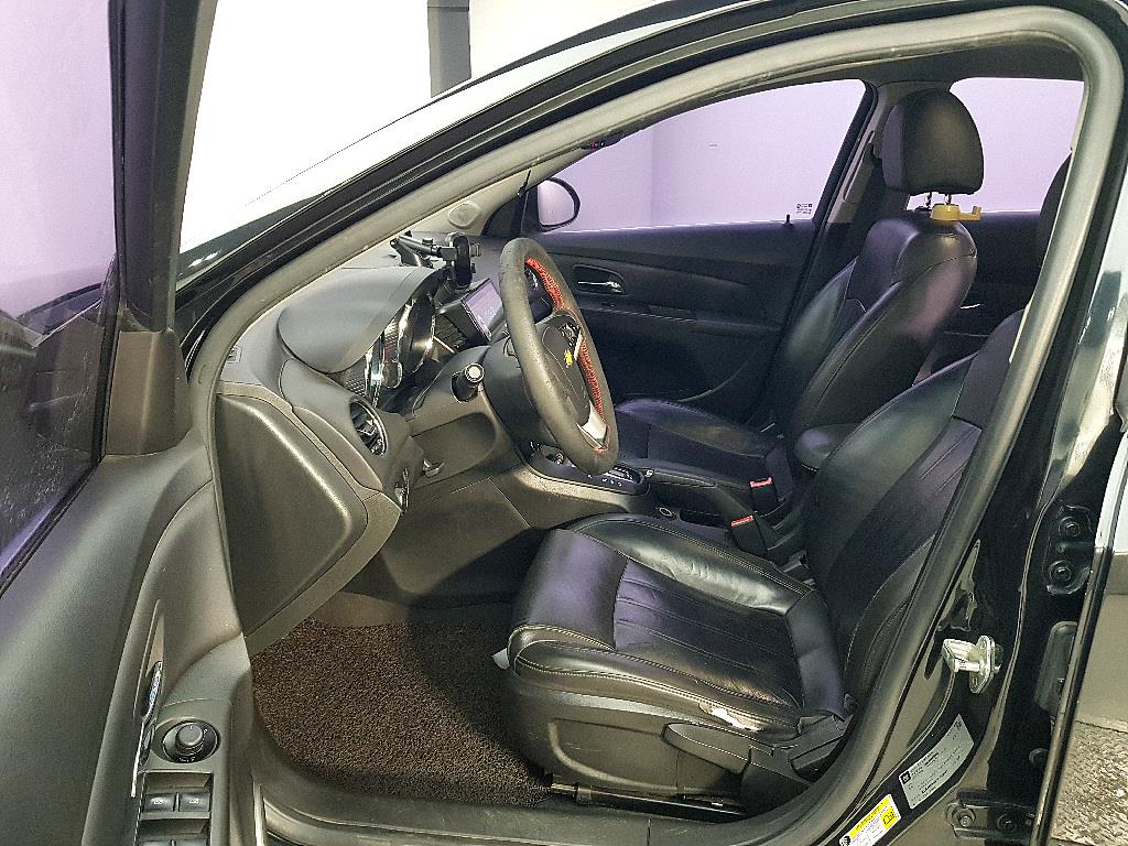 Chevrolet Cruise - Vista 8