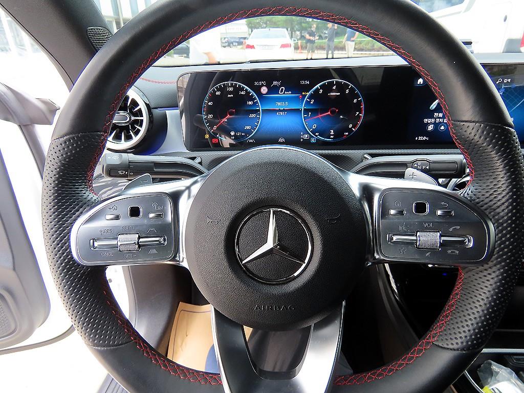 Mercedes Benz CLA Class - Vista 8