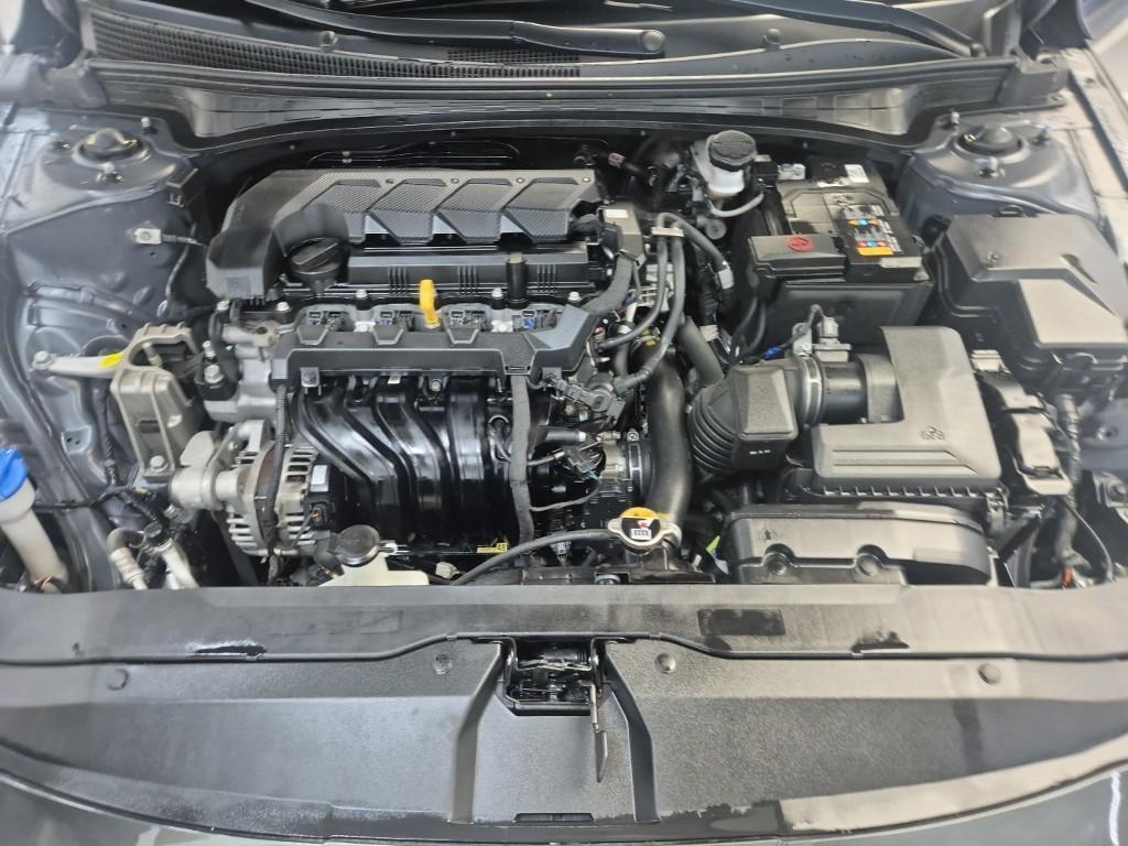 HYUNDAI Avante - Vista 5