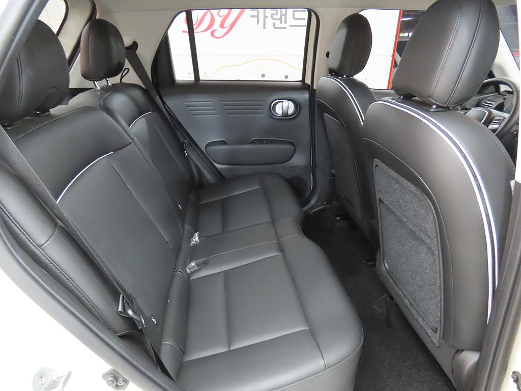 HYUNDAI Casper - Vista 6