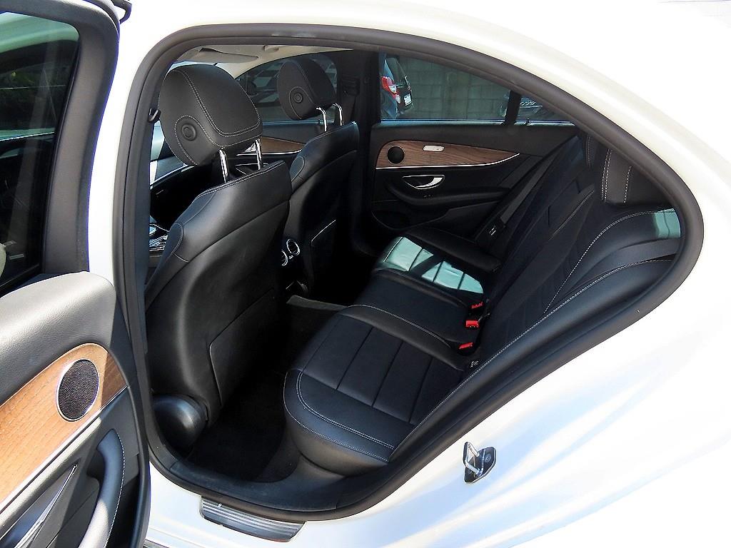 Mercedes Benz E class - Vista 6
