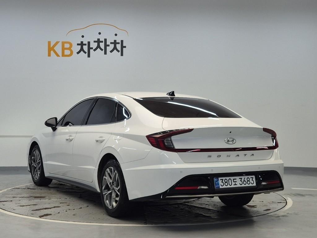 HYUNDAI Sonata - Vista 2