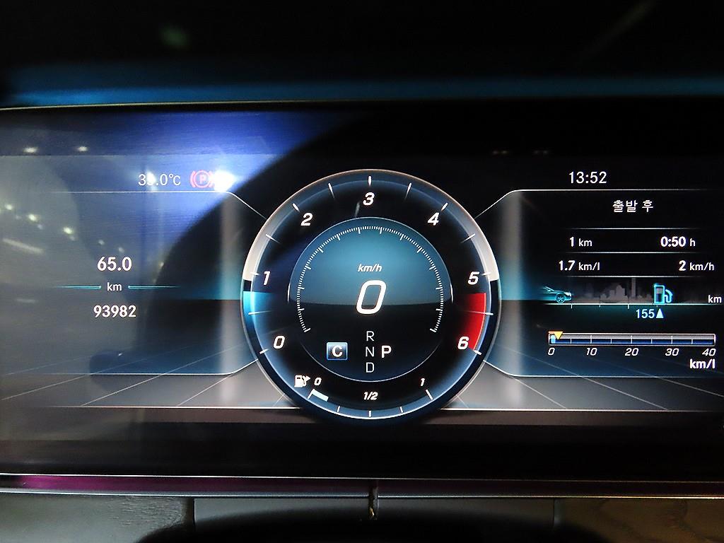 Mercedes Benz E class - Vista 12