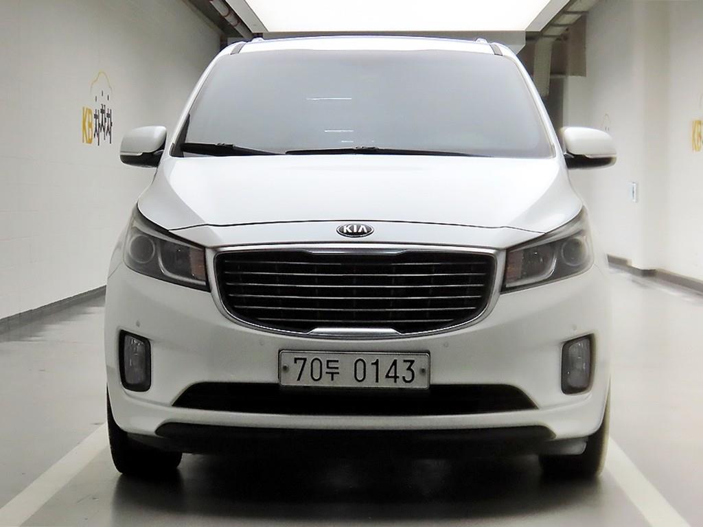KIA Carnival - Vista 2