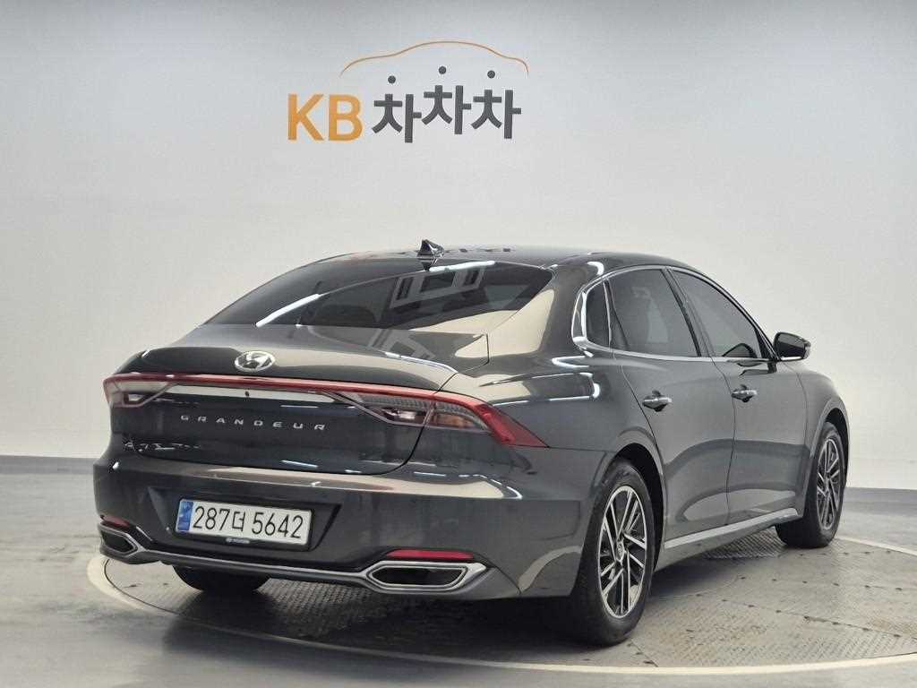 HYUNDAI Grandeur - Vista 3