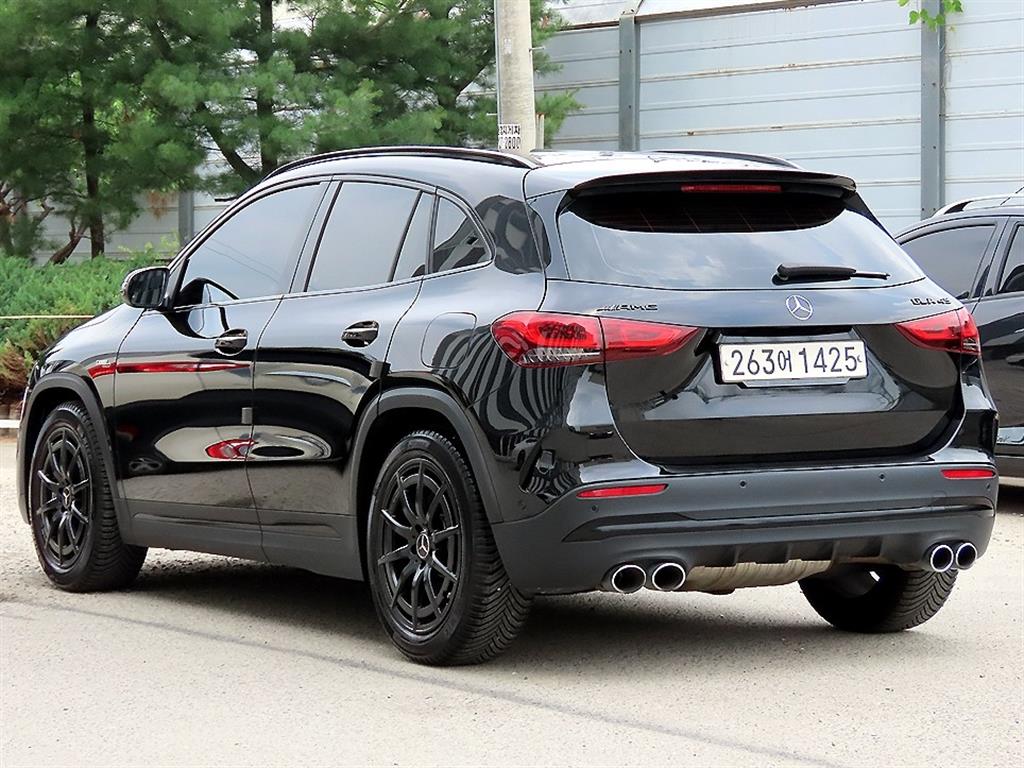 Mercedes Benz GLA Class - Vista 3