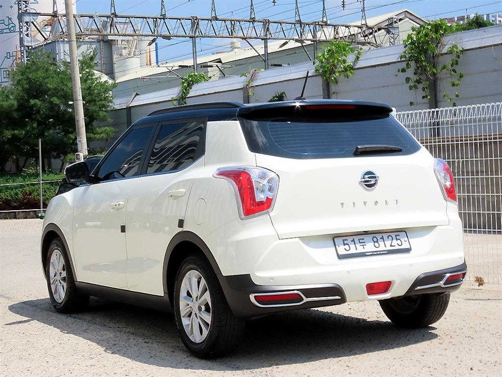 Ssangyong Tivoli - Vista 3