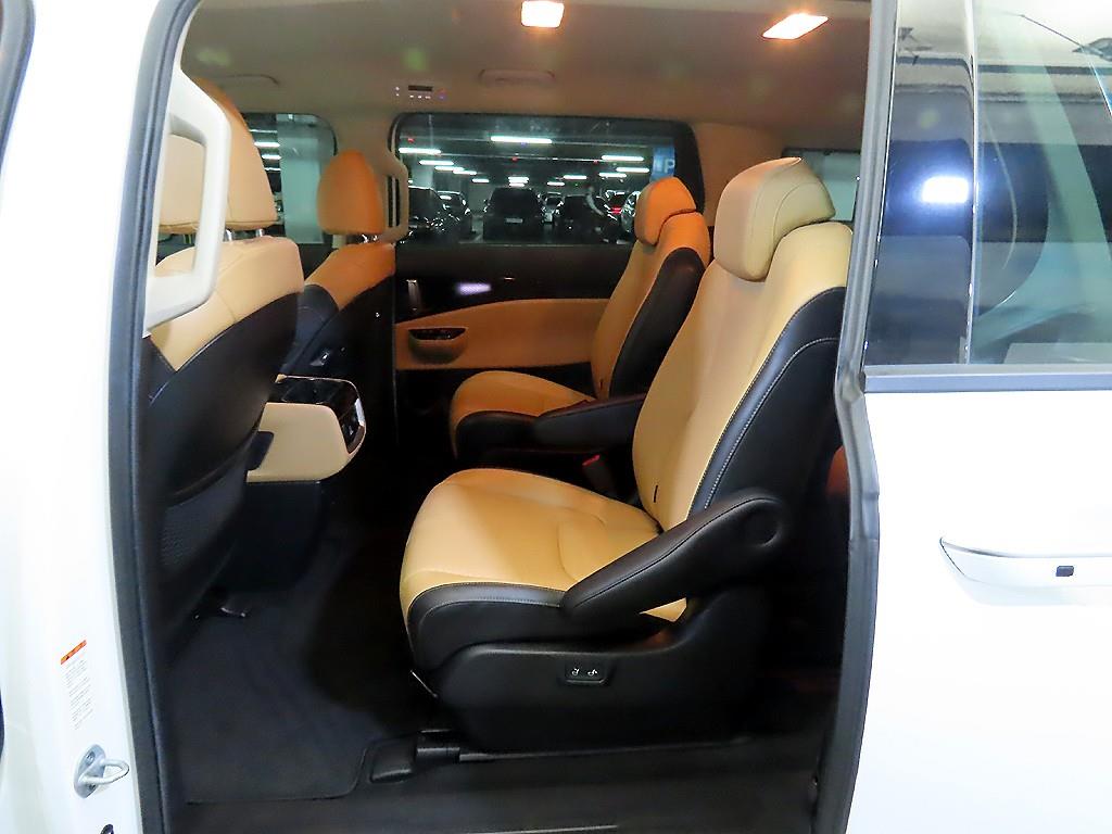 KIA Carnival - Vista 7