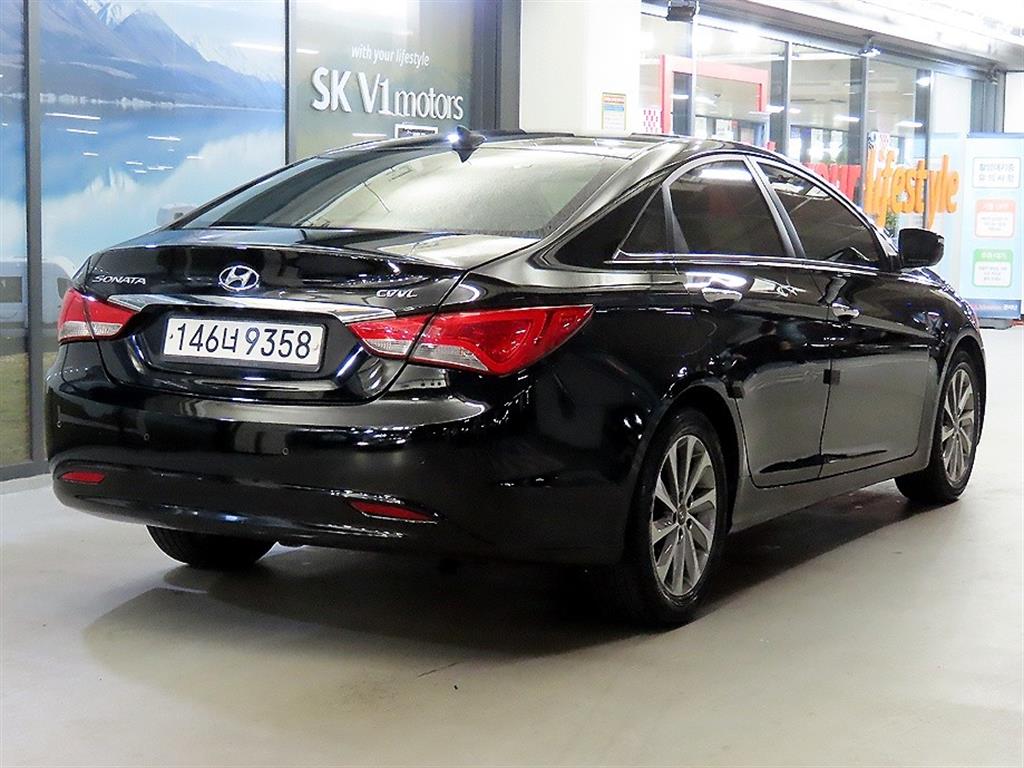 HYUNDAI Sonata - Vista 4