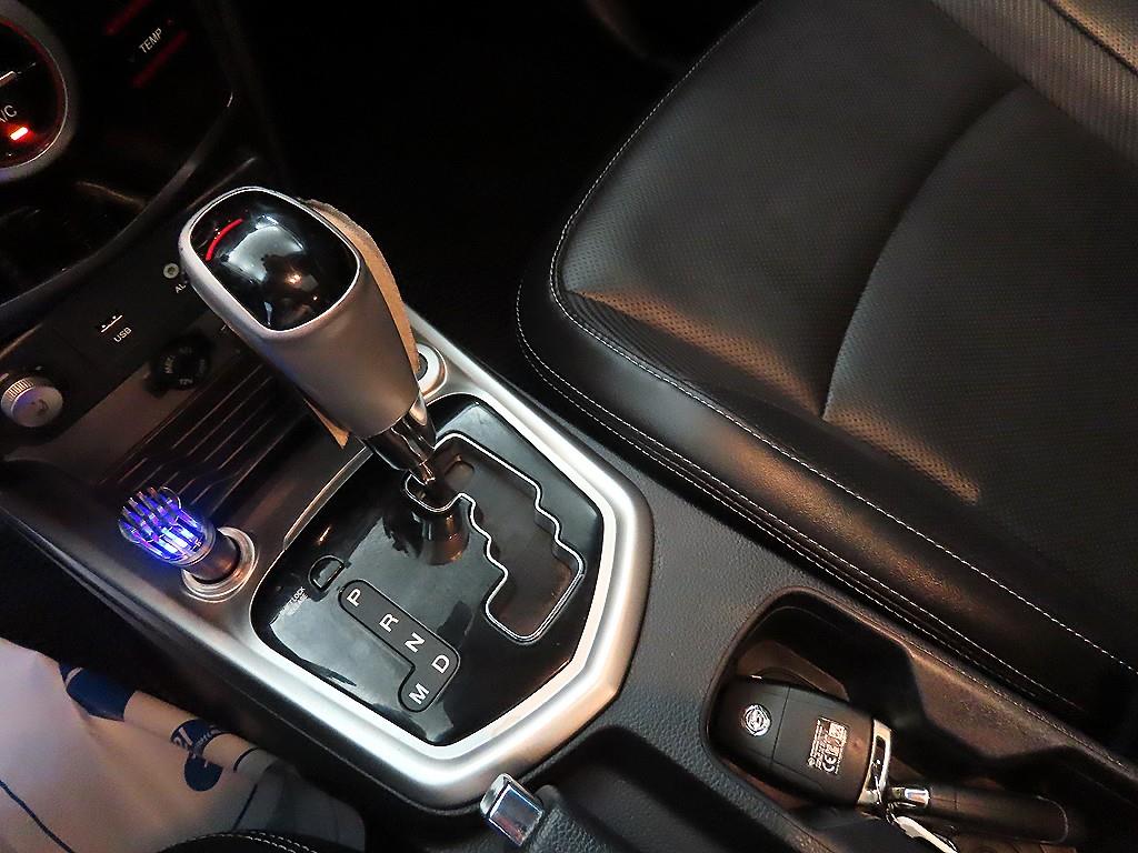 Ssangyong Tivoli - Vista 12
