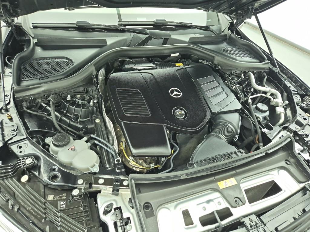 Mercedes Benz GLC Class - Vista 6