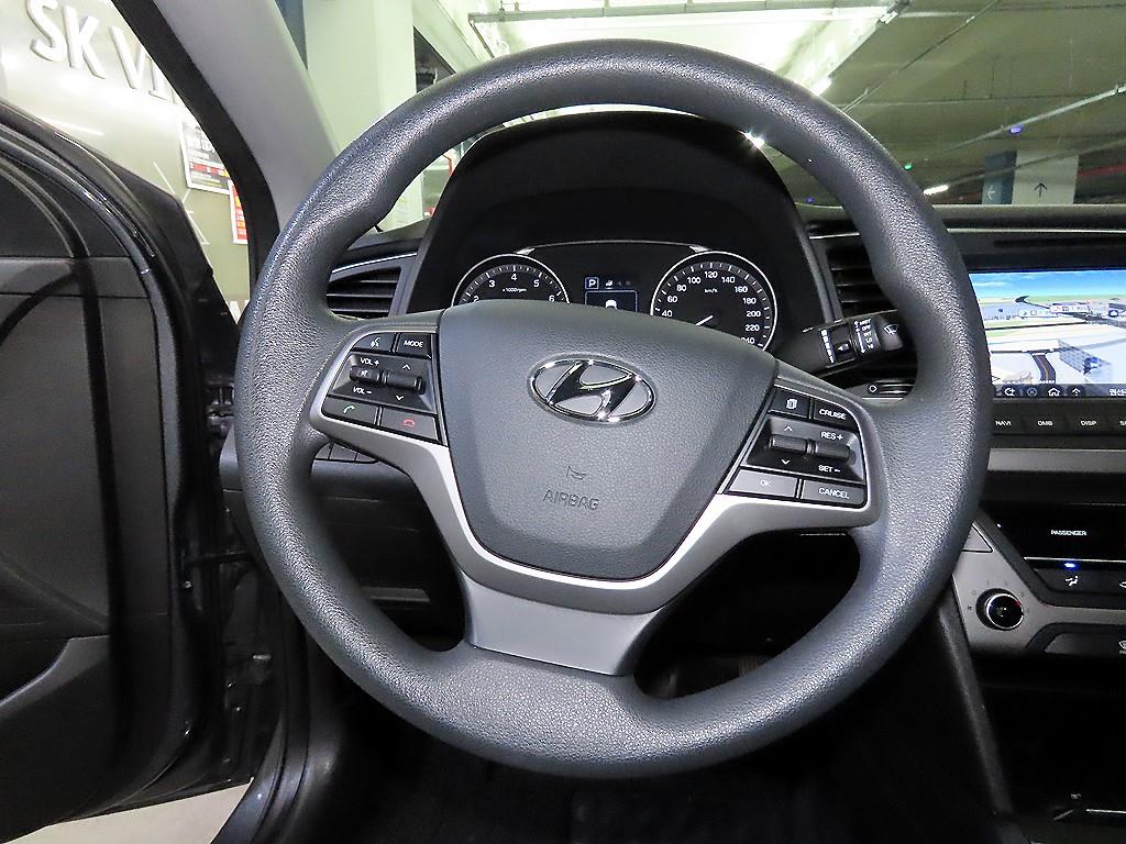 HYUNDAI Avante - Vista 8