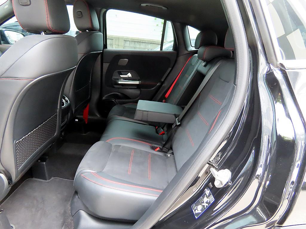 Mercedes Benz GLA Class - Vista 6