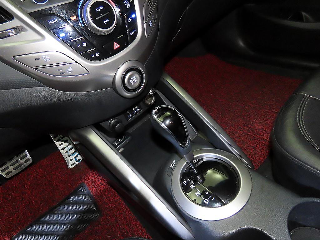 HYUNDAI Veloster - Vista 12
