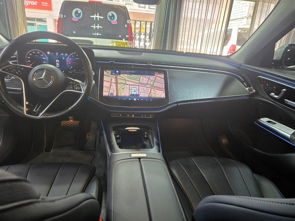 Mercedes Benz E class - Vista 5