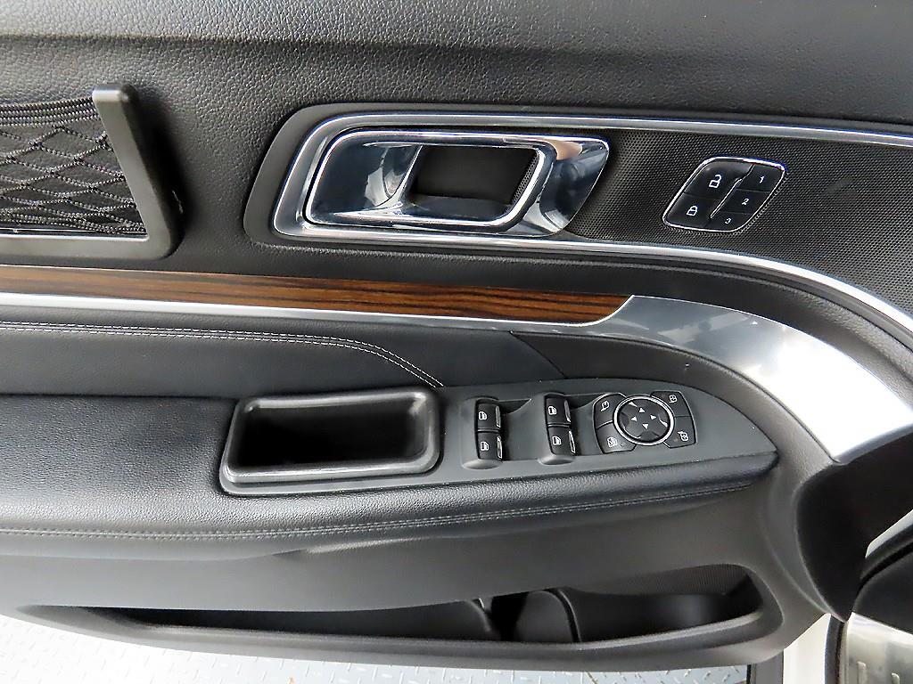 Ford Explorer - Vista 11