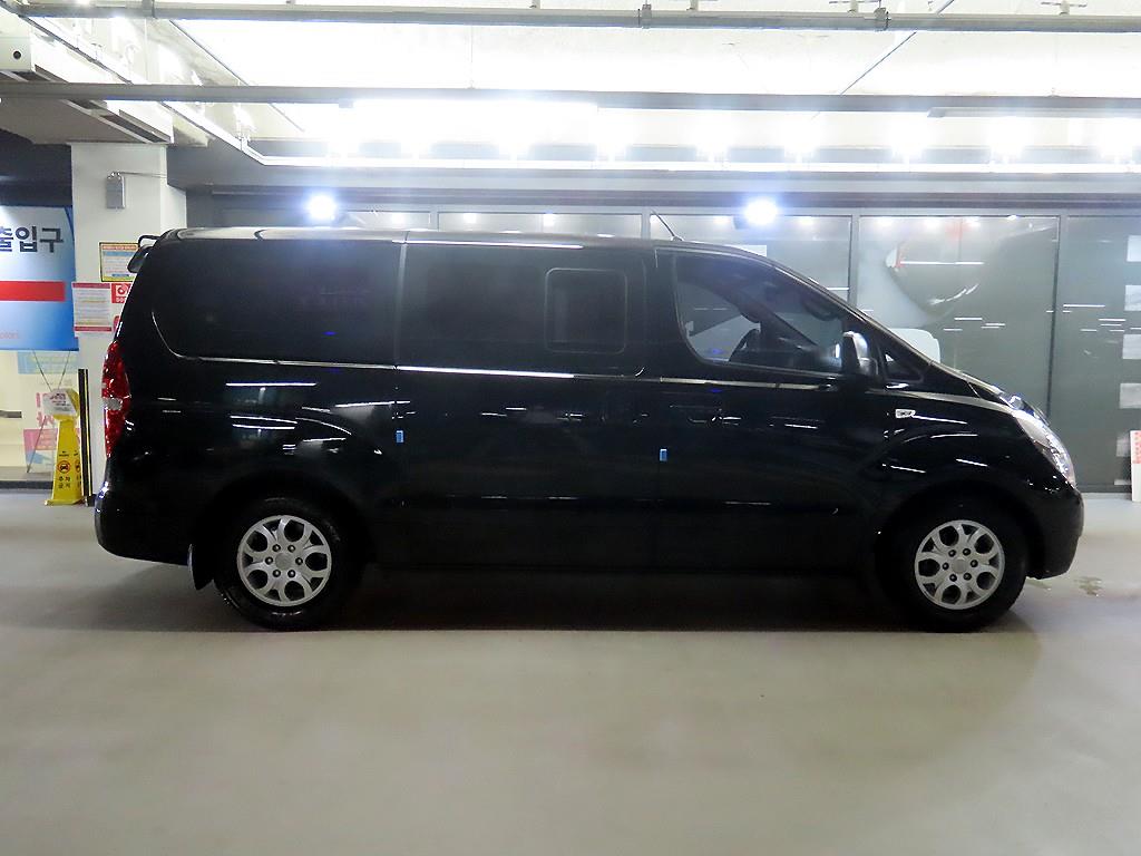 HYUNDAI Starex - Vista 3