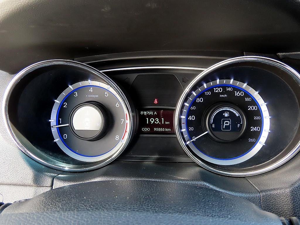 HYUNDAI Sonata - Vista 9