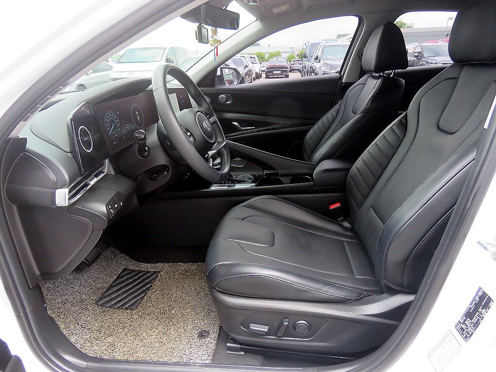 HYUNDAI Avante - Vista 6
