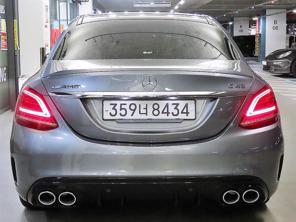 Mercedes Benz C Class - Vista 5
