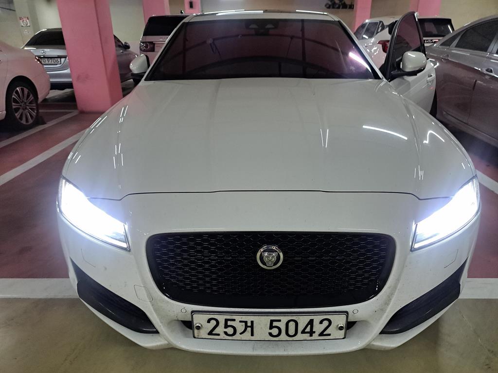 Jaguar XF 2017 Blanco - Importación desde Corea - HF Imports Iquique - Foto 1