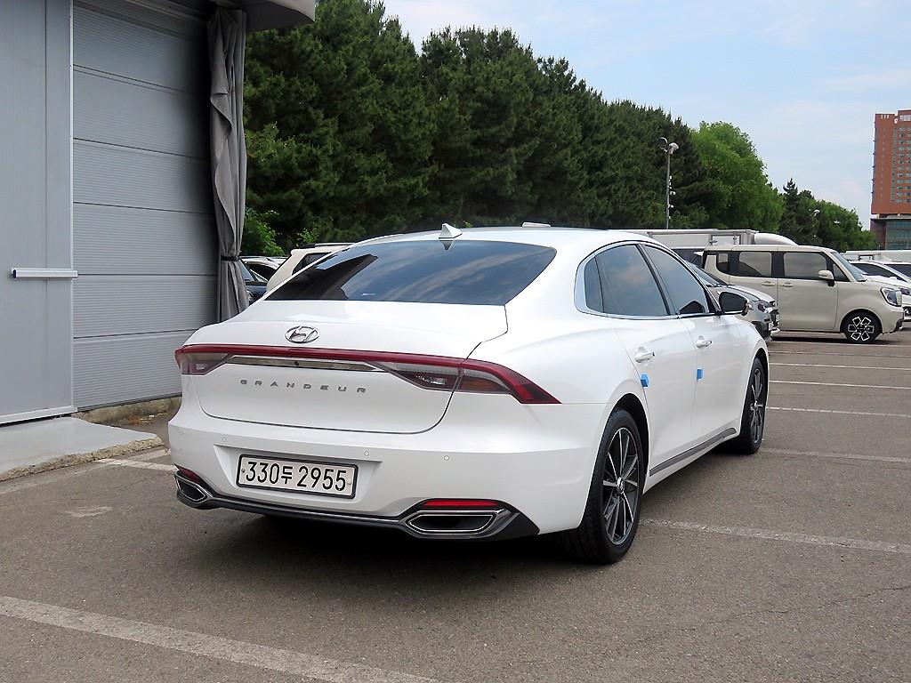 HYUNDAI Grandeur - Vista 4