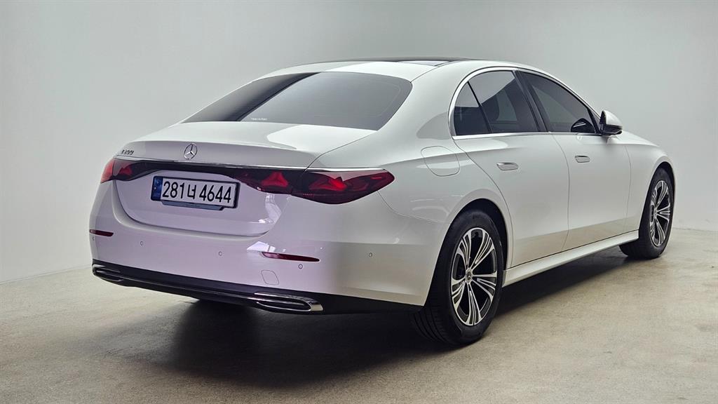 Mercedes Benz E class - Vista 2