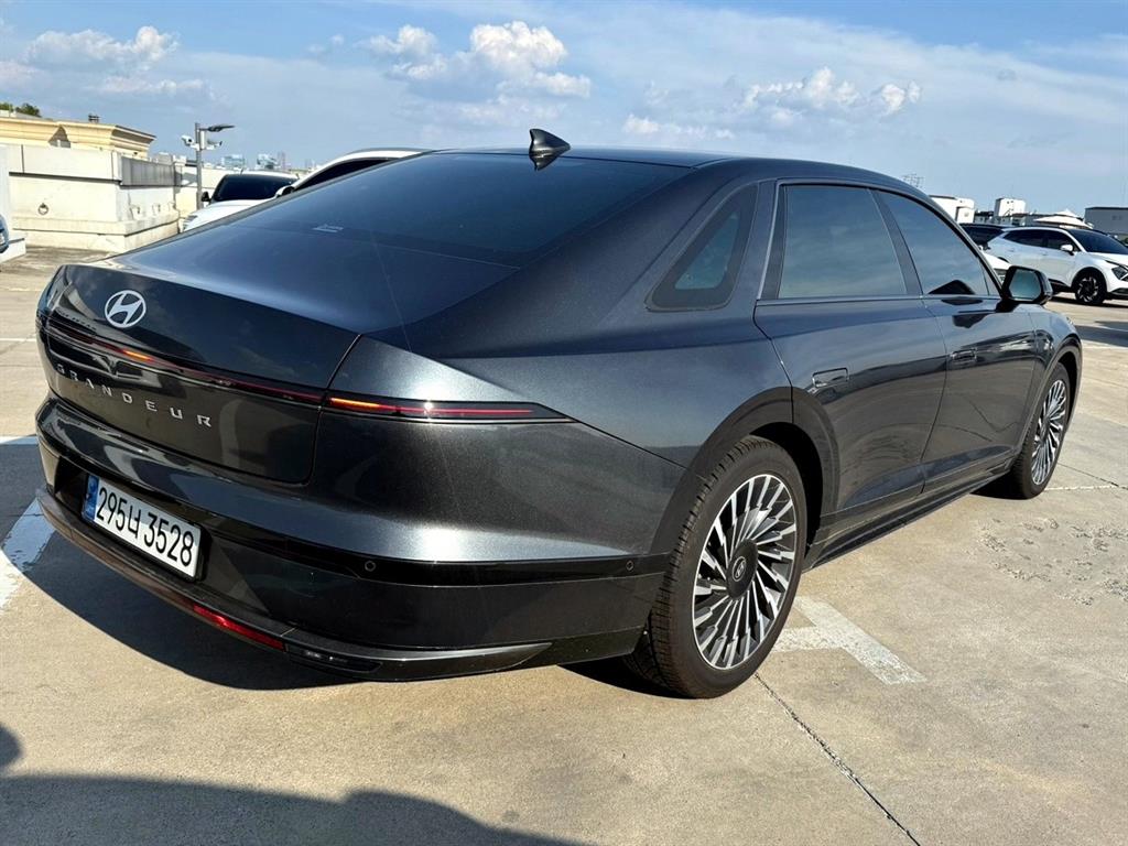 HYUNDAI Grandeur - Vista 4