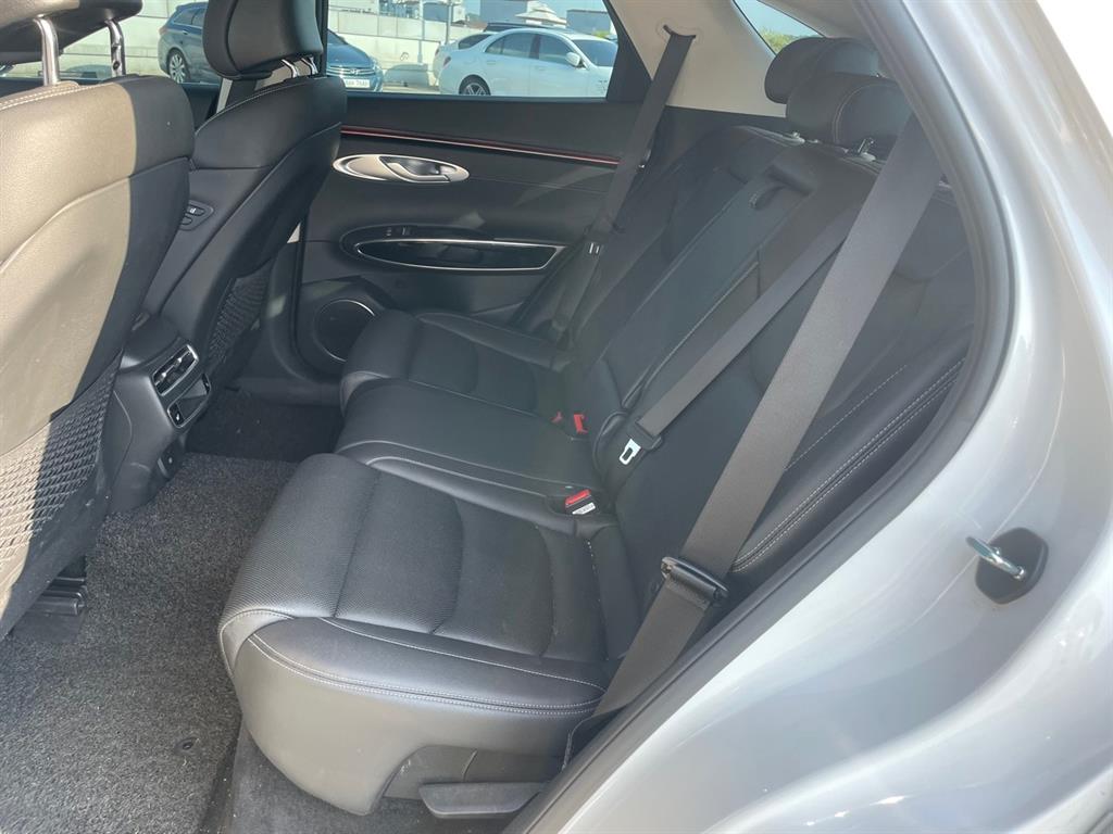 Genesis GV70 2025 Blanco - Importación desde Corea - HF Imports Iquique - Foto 17