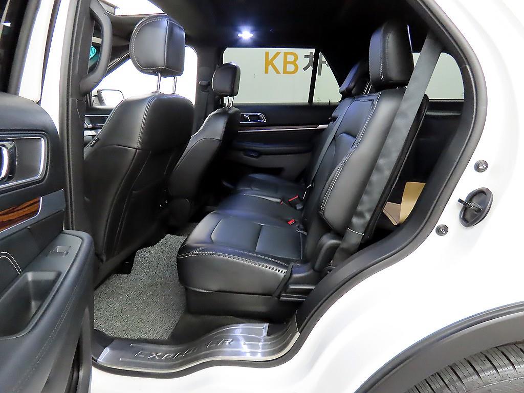 Ford Explorer - Vista 6