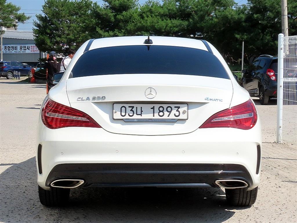 Mercedes Benz CLA Class - Vista 4