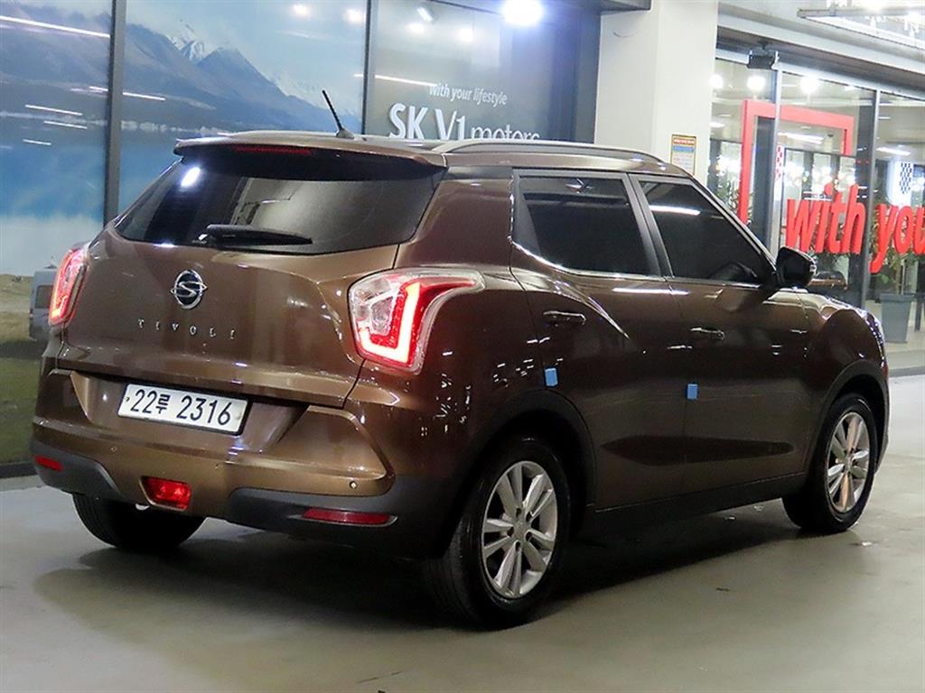 Ssangyong Tivoli - Vista 4