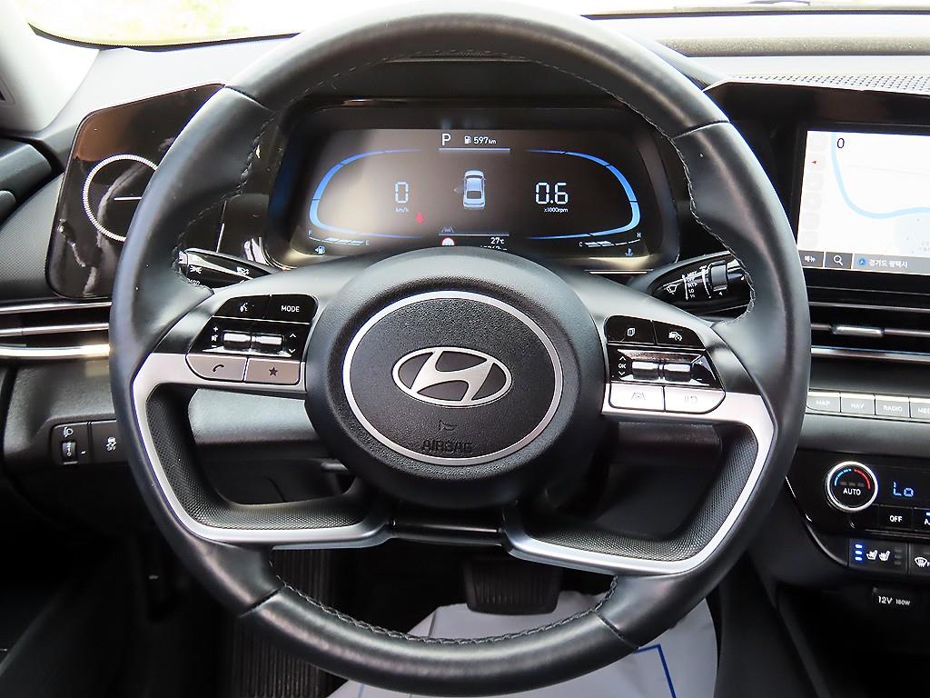 HYUNDAI Avante - Vista 7
