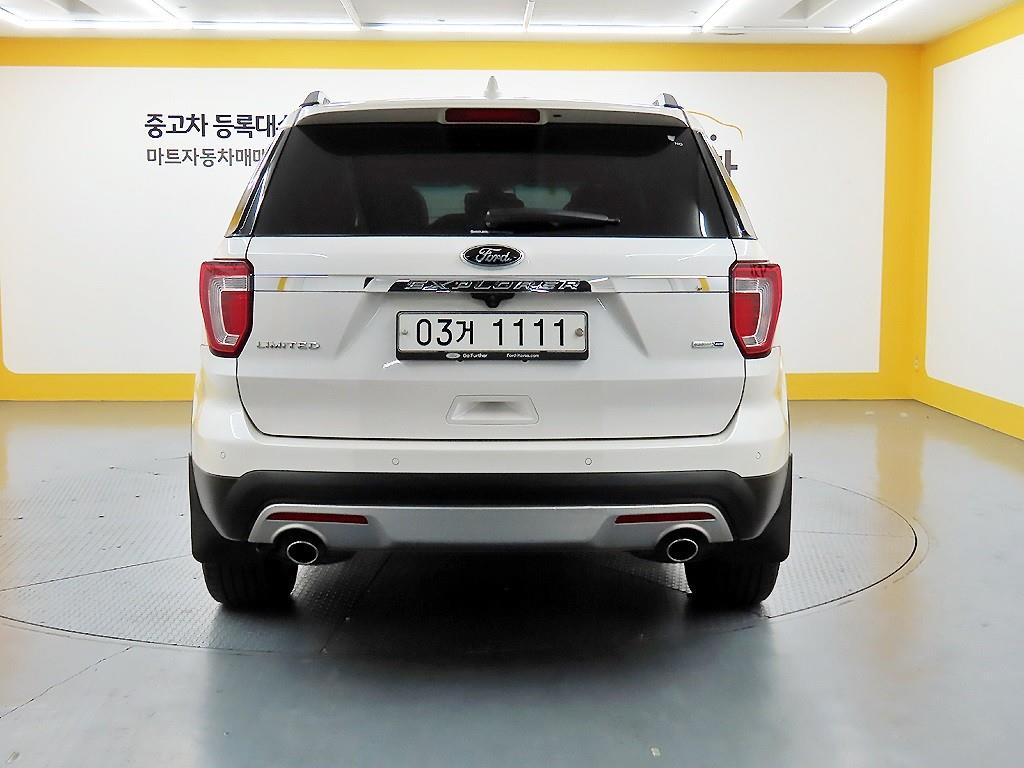 Ford Explorer - Vista 3