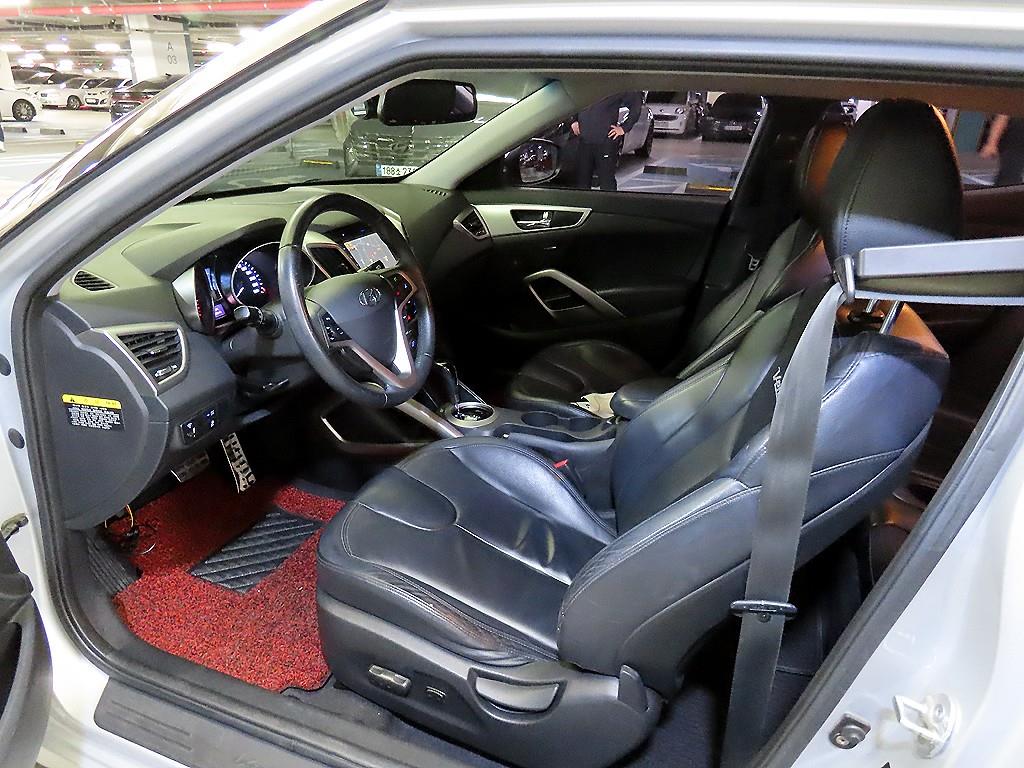 HYUNDAI Veloster - Vista 6
