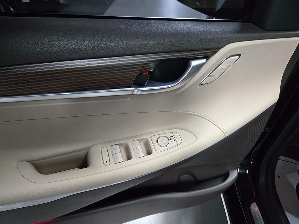 HYUNDAI Grandeur - Vista 12