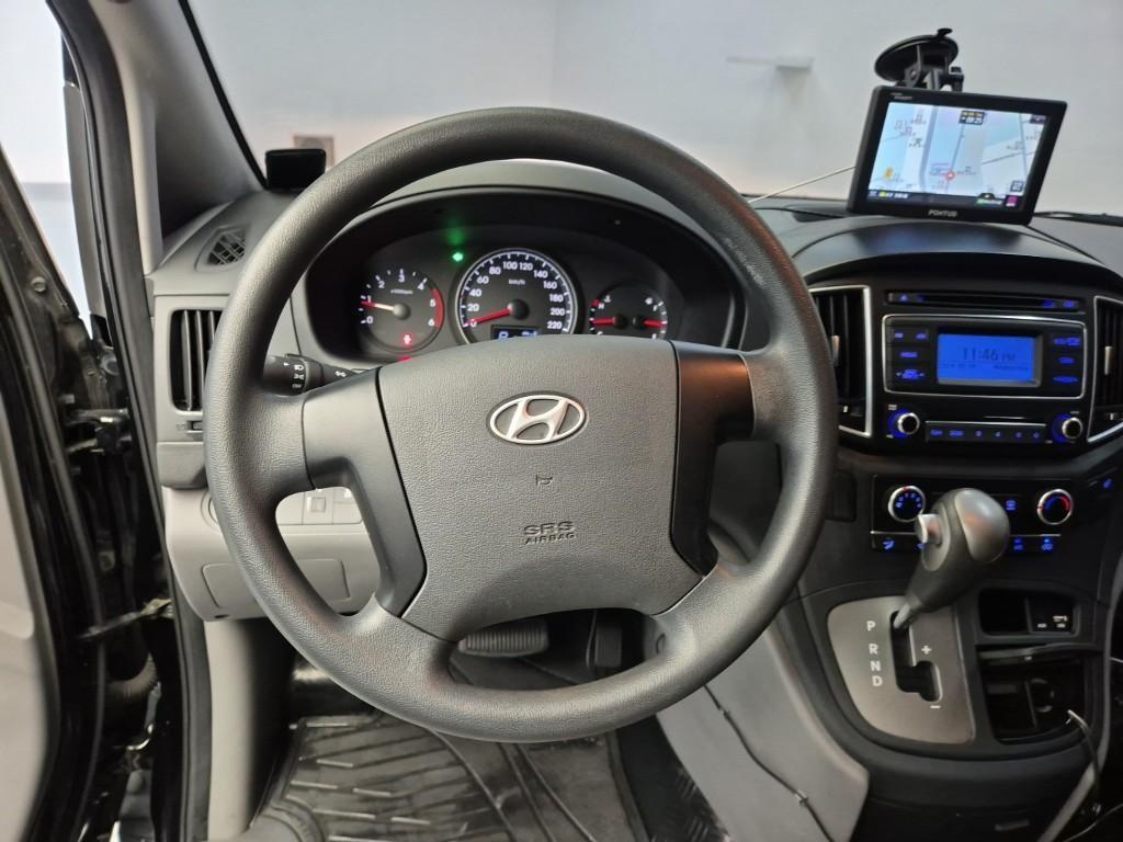 HYUNDAI Starex - Vista 9