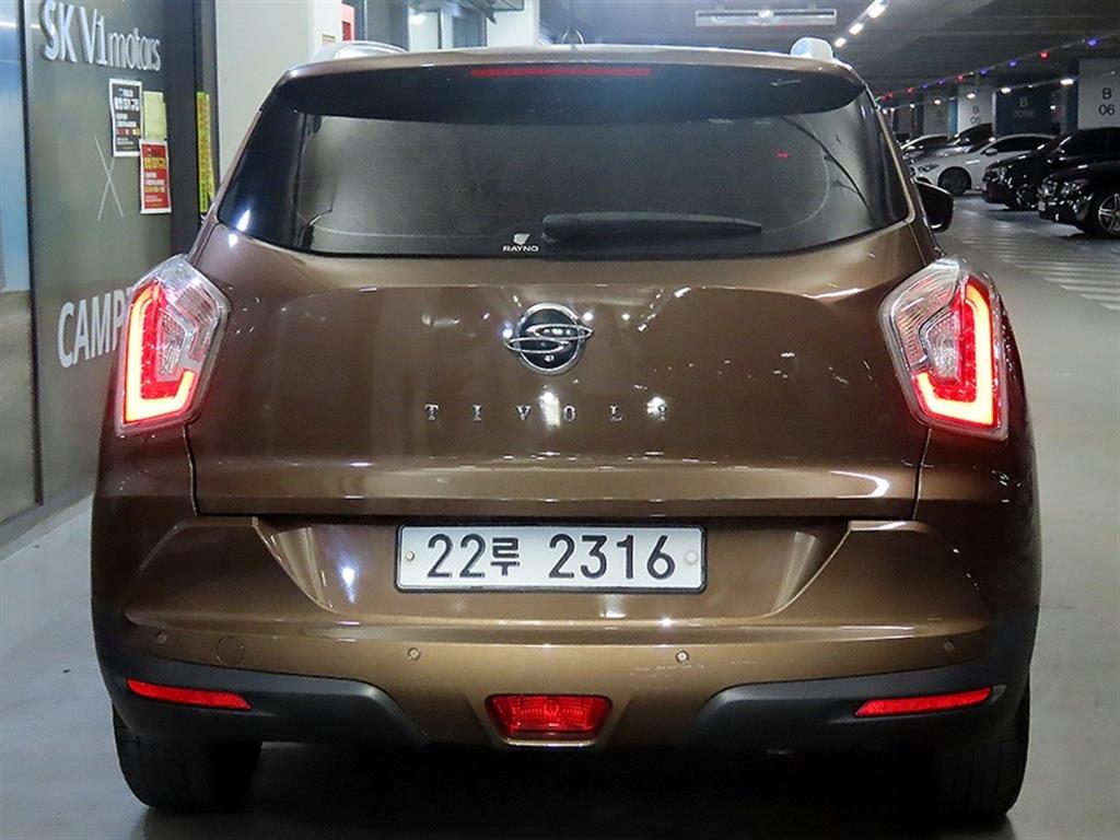 Ssangyong Tivoli - Vista 5