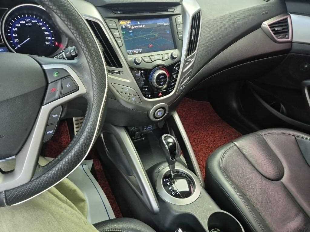 HYUNDAI Veloster - Vista 10