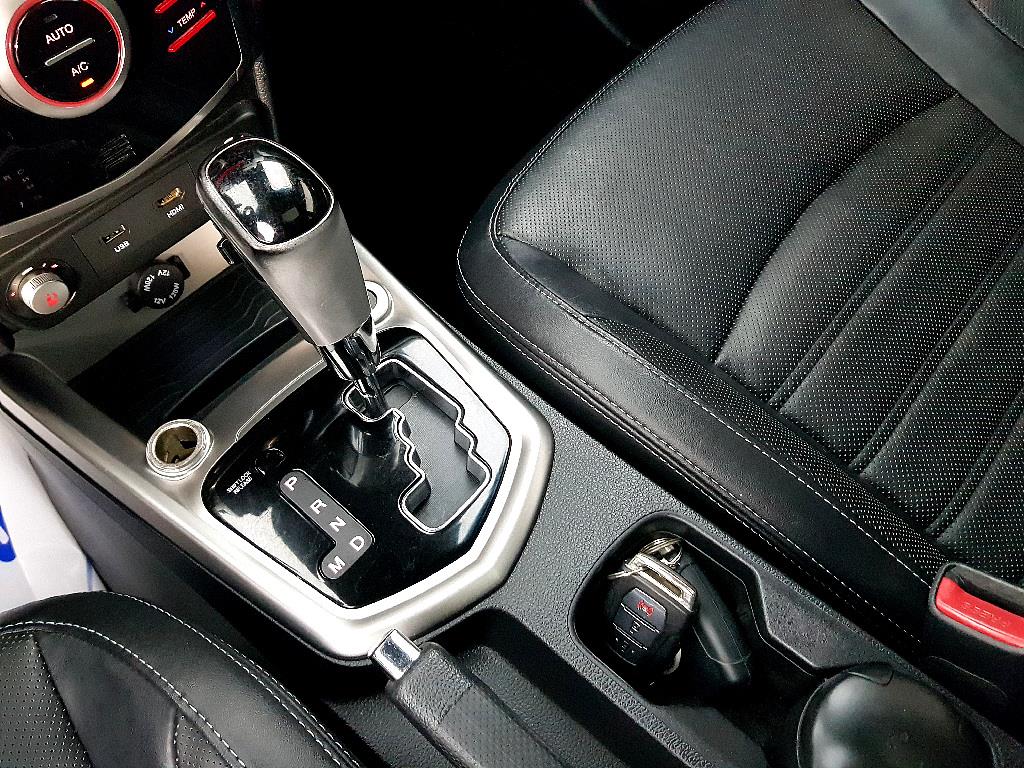Ssangyong Tivoli 2015 Blanco - Importación desde Corea - HF Imports Iquique - Foto 13