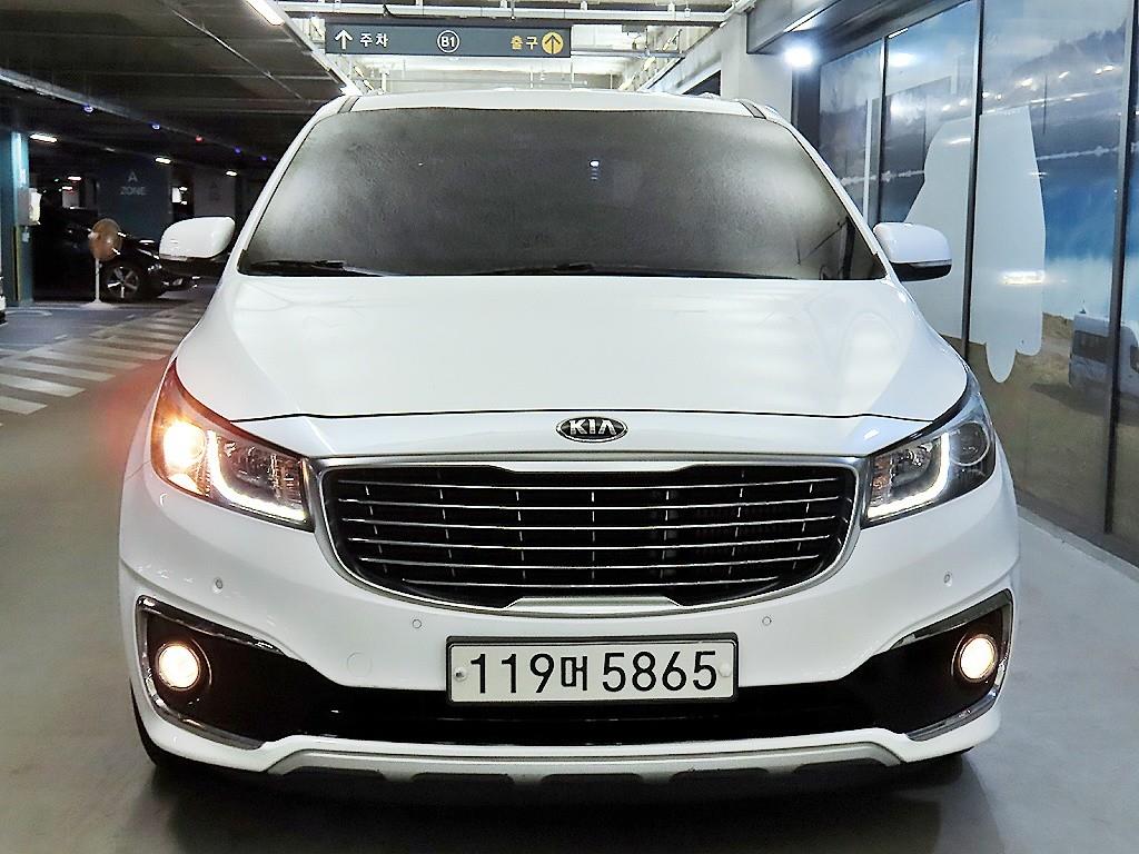 KIA Carnival - Vista 2
