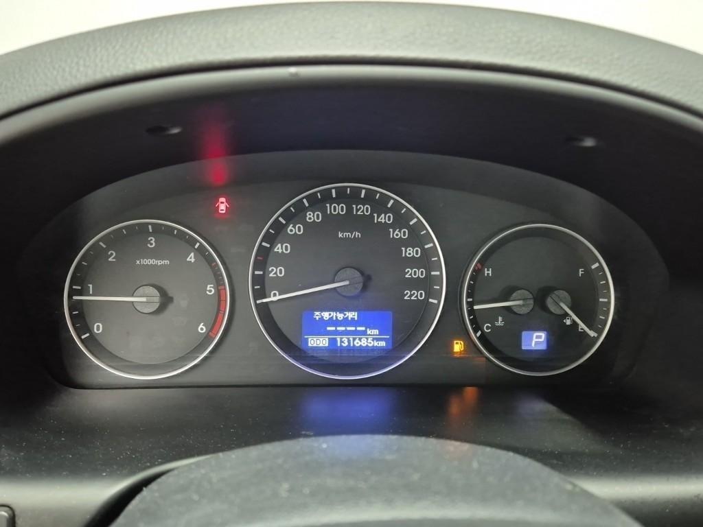 HYUNDAI Starex - Vista 6