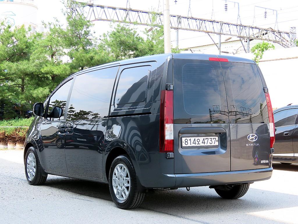 HYUNDAI Staria - Vista 3
