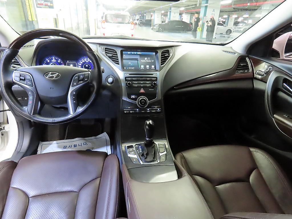 HYUNDAI Grandeur - Vista 10