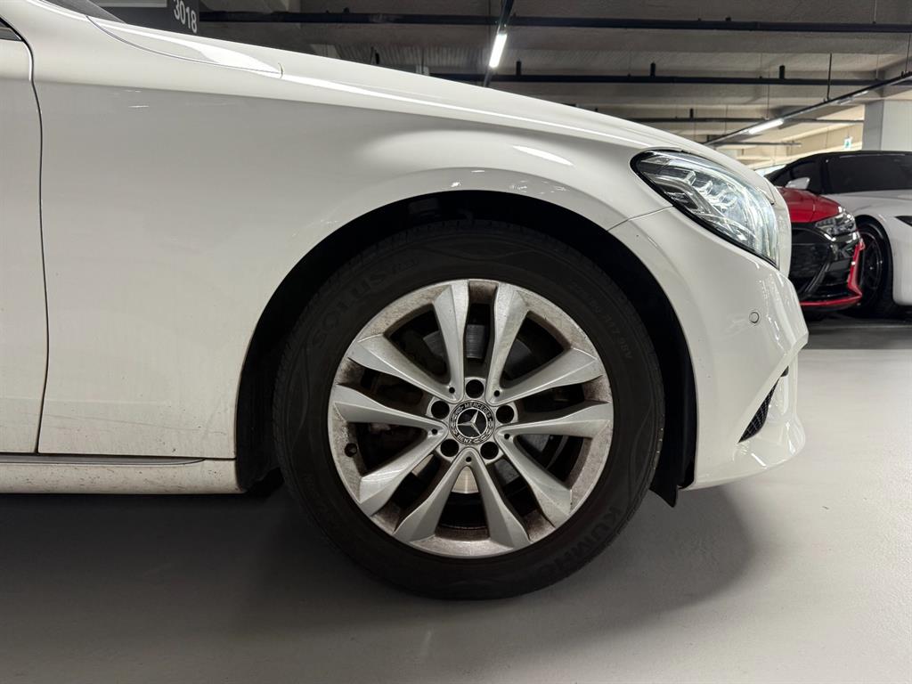 Mercedes Benz C Class - Vista 5