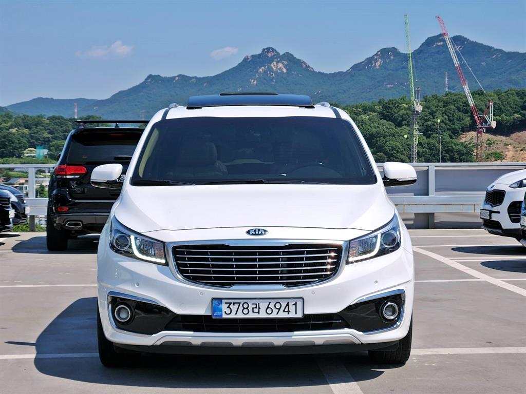 KIA Carnival - Vista 2