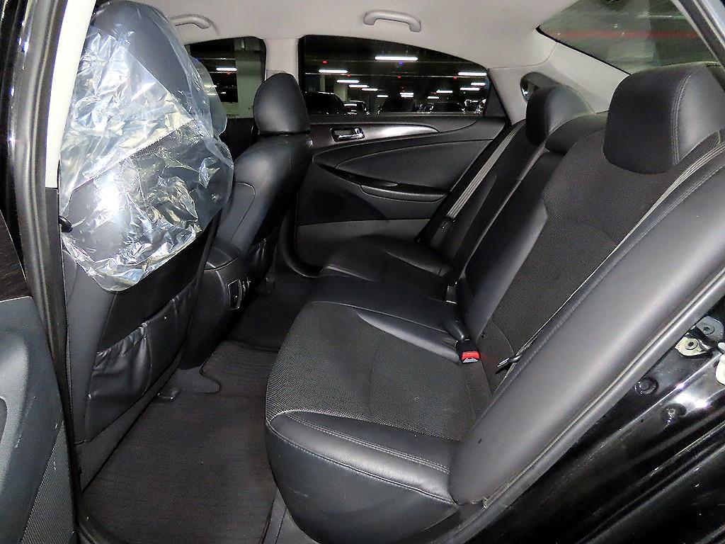 HYUNDAI Sonata - Vista 7