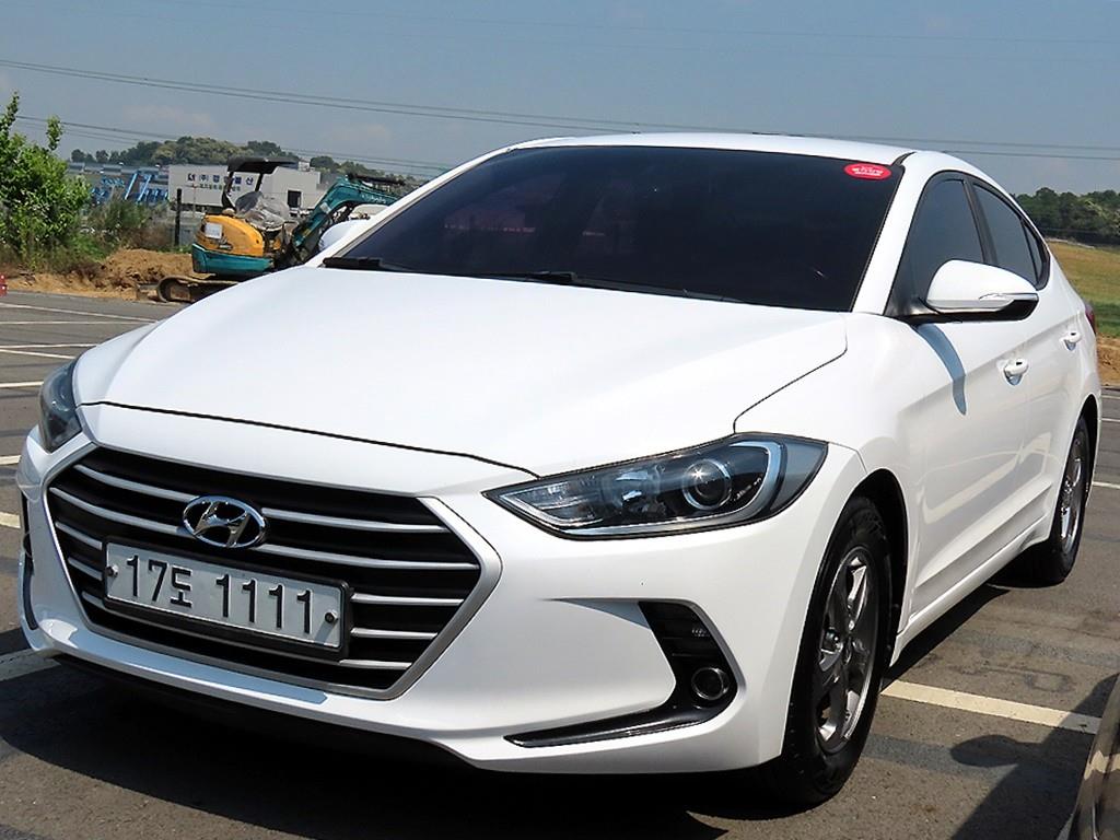 HYUNDAI Avante - Vista 2