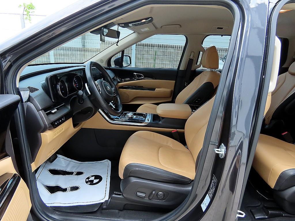 KIA Carnival - Vista 5